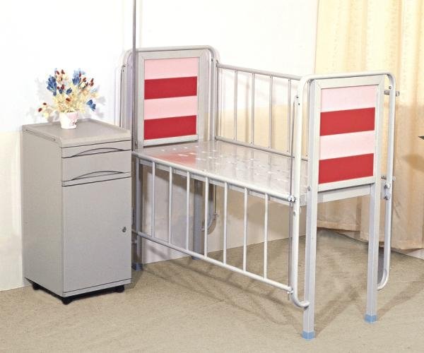 Deluxe Manual One-Crank Children Care Bed 2