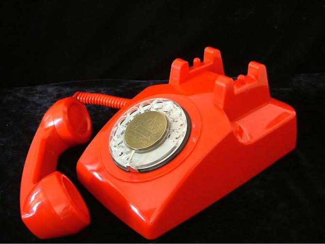 ancient plastic home telephone with wire 3