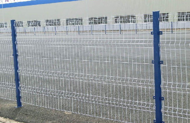 Double edged protection fencing 4