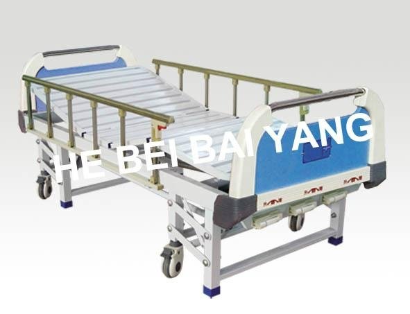 Three-function electric hospital bed 5