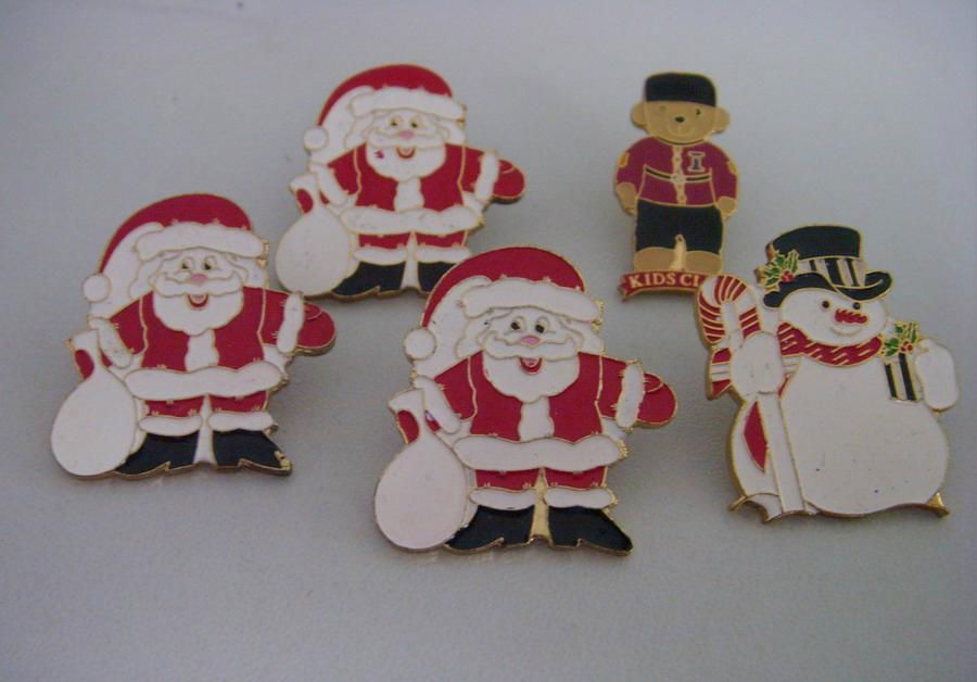 pin badge , Disney pin , enamel pin , christmas pin  4