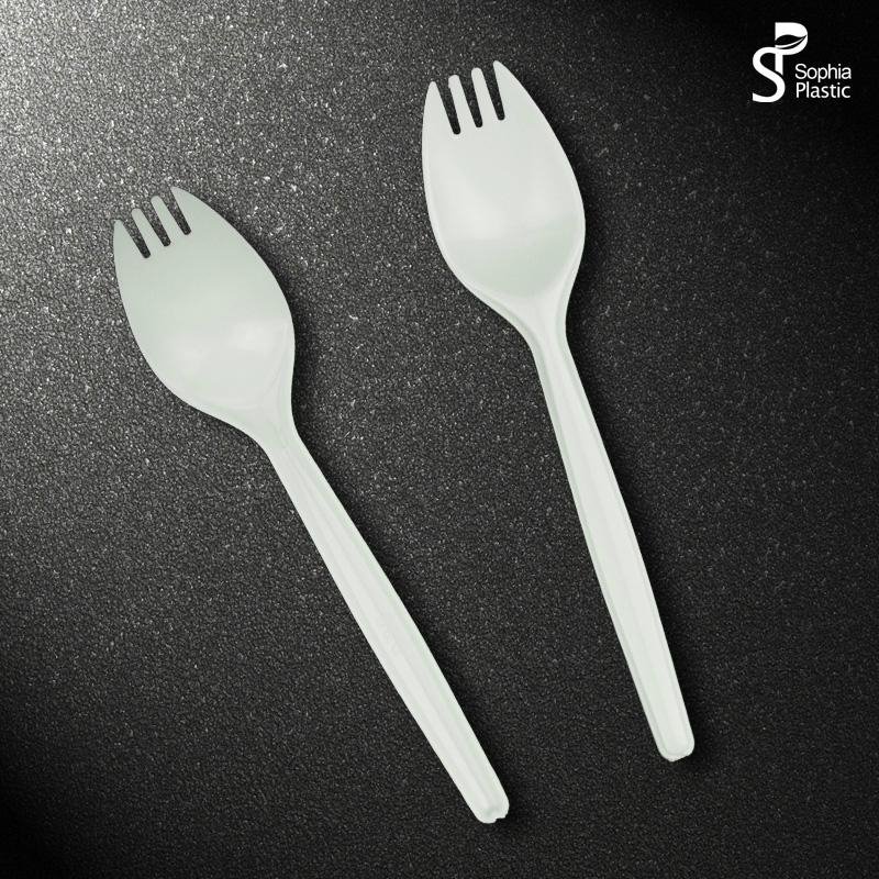 Plastic cutlery 3