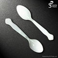 Plastic spoon 3