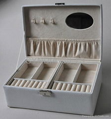 LEATHER JEWELRY BOX