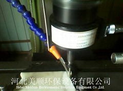 Rotary ultrasonic drilling device