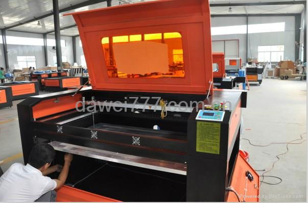 CO2 laser acrylic cutting machine  3