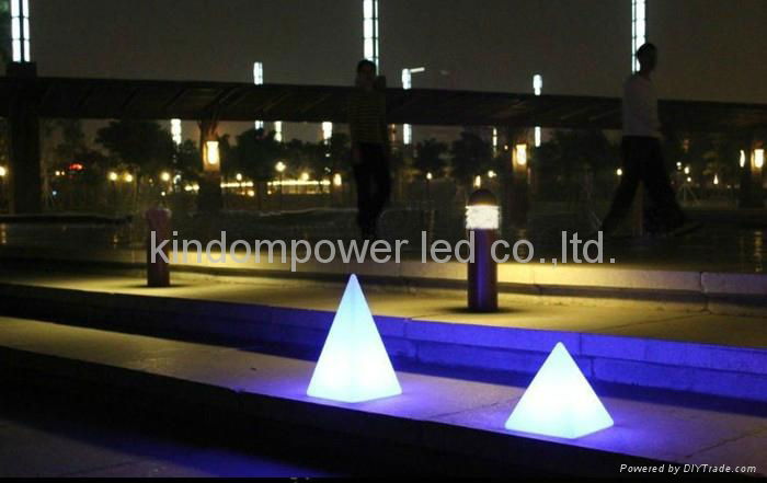 LED pyramid 3