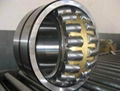 Self-aligning ball bearings