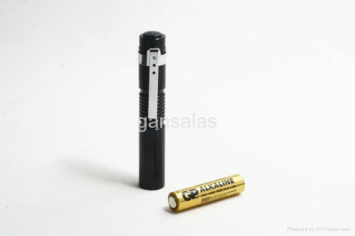 Small portable light LED flashlight  3