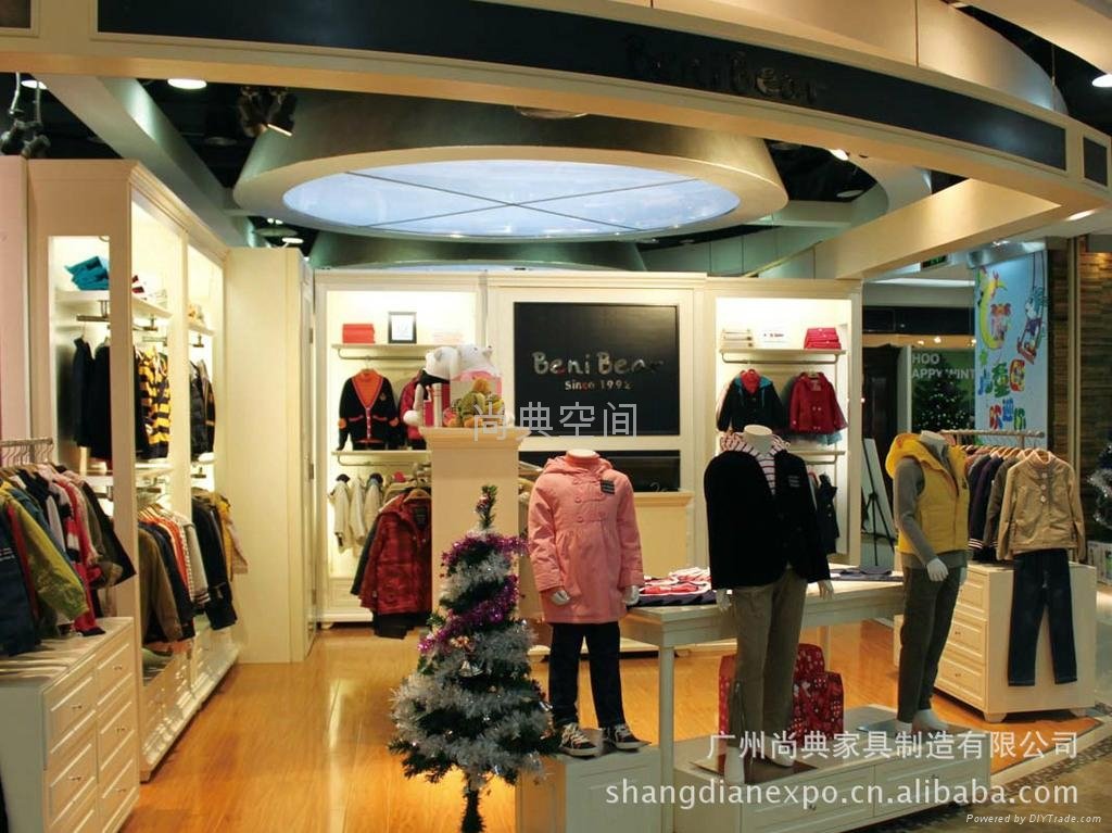 Clothing showcase for shopping mall with LED 1