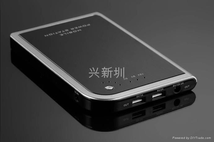 双USB输出 大容量12000mA 数码伴侣电源 5