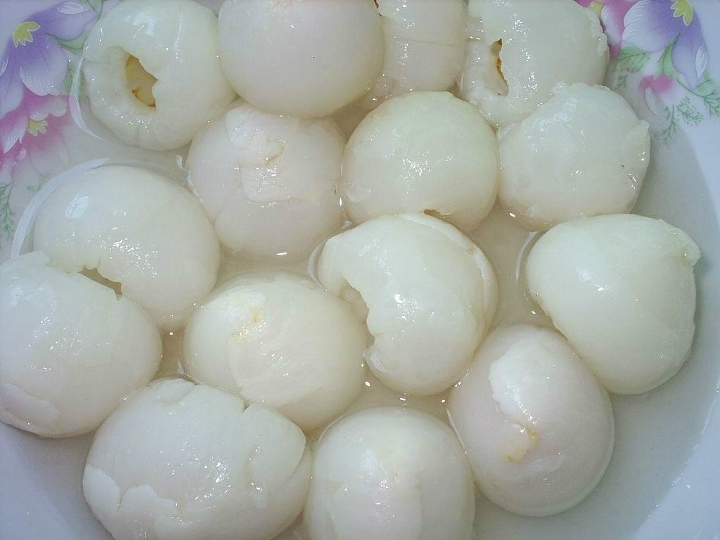 Canned lychee in light syrup