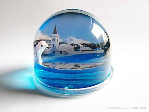 inser paper beautiful snow globe 3