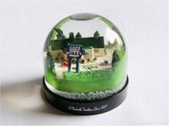 good looking water globe for christmas gift