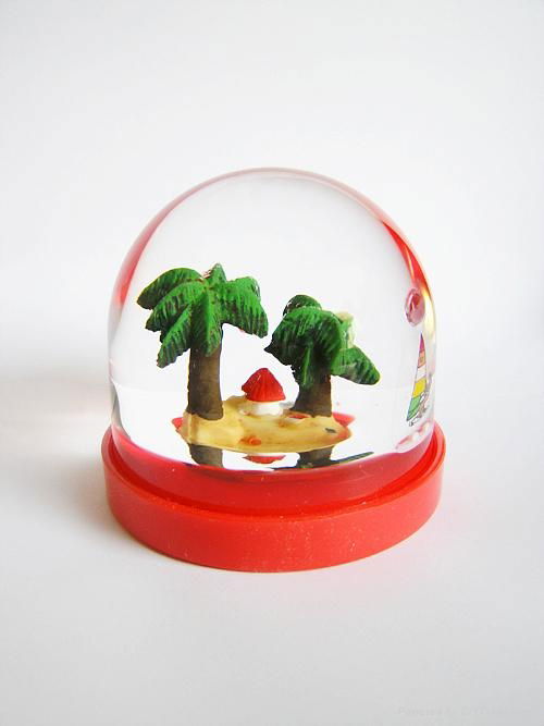 good looking water globe for christmas gift 2