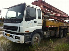 Concrete pump truck