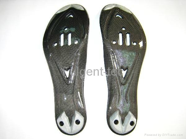  The carbon outsole of road shoes (Road) 
