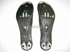  The carbon outsole of road shoes (Road) 