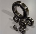 Low noise deep groove ball bearing