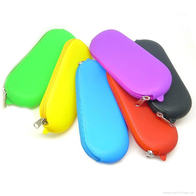 Big Zip Silicone Pocket Eyeglasses Case 3