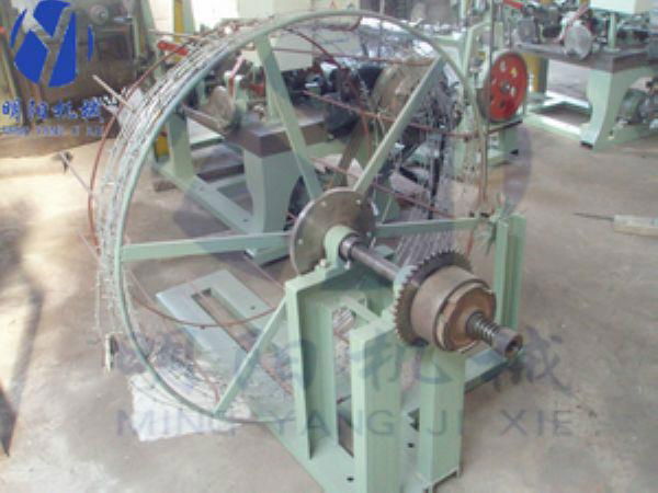 single  twisted  barbed wire mesh machine