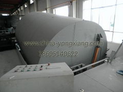 Closed-swing rotational molding machine