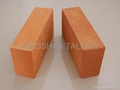 Diatomite insulating brick