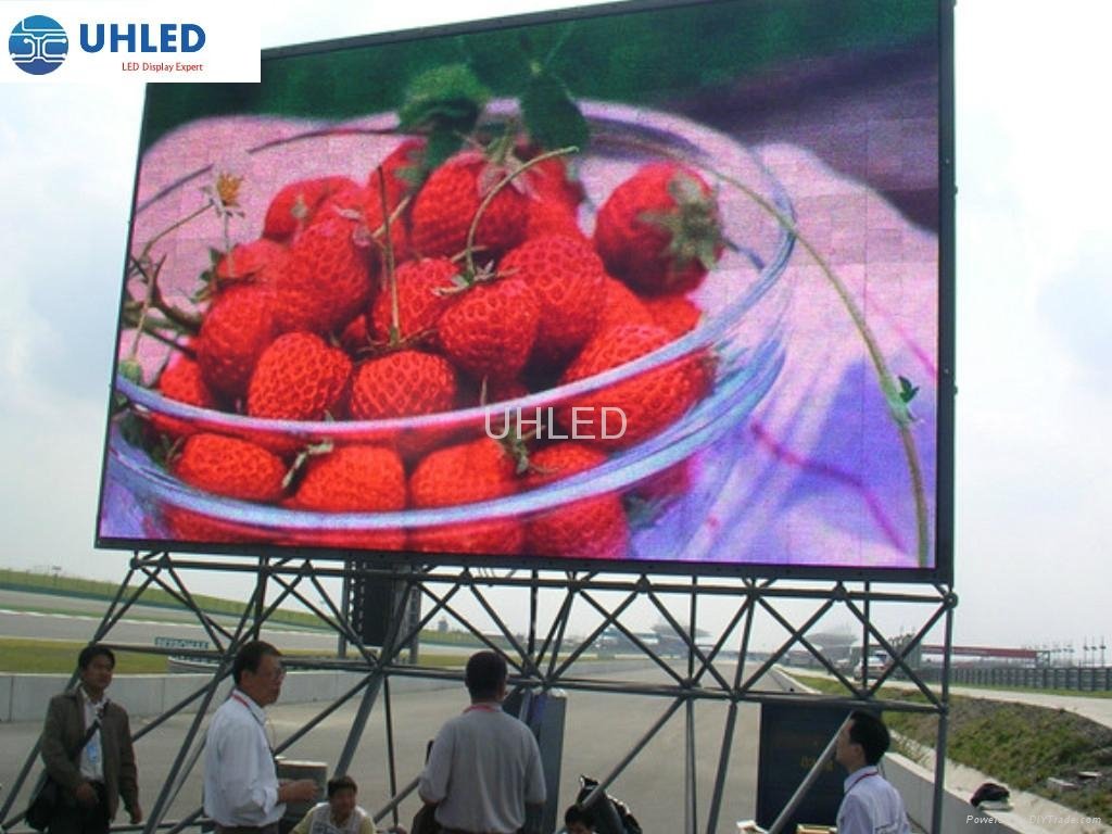 UH P25 LED display outdoor 4