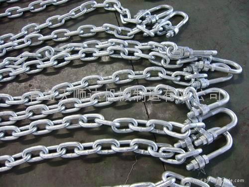 anchor chain with shackle
