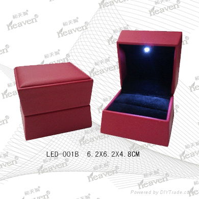 Plastic ring box with LED light  2