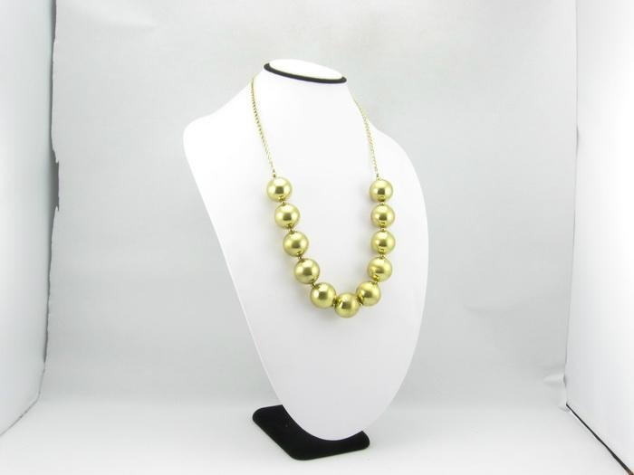 2012 fashional necklace with big gold accessories