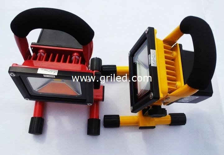 Portable Rechargeable LED Flood Light 5W 6hours 2