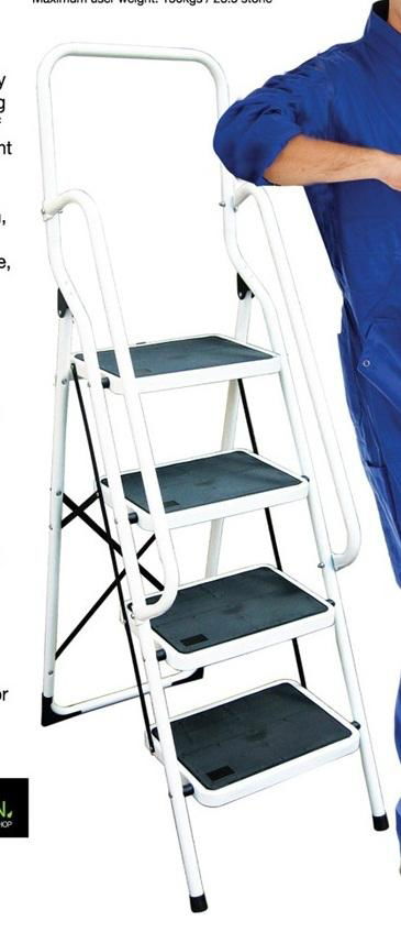 4 STEP LADDER WITH HANDRAIL