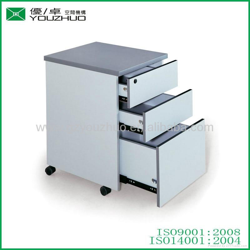 Steel movable cabinet with 3 drawers 