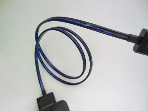 iPhone Visible flashing USB cable 2