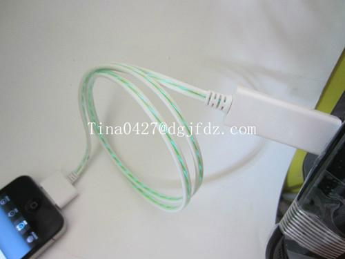 iPhone Visible flashing USB cable 3