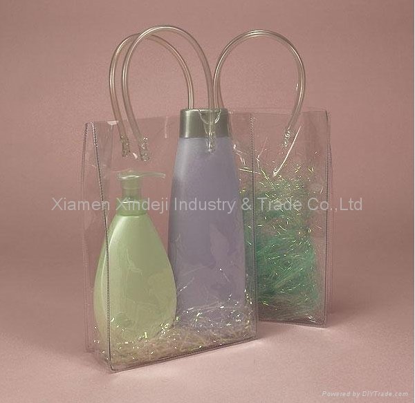 Plastic cosmetic bag 