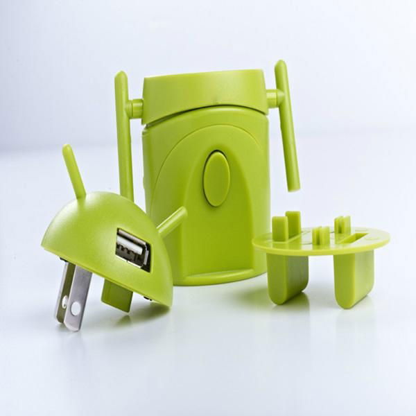 Robot Universal Travel Adaptor With USB 3