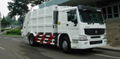 HOWO compactor garbage truck 4