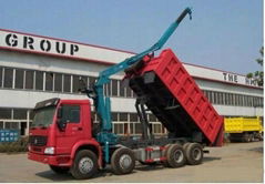 China heavy duty HOWO ZZ3317N3067C type 8*4 tipping crane QYS-120ZI