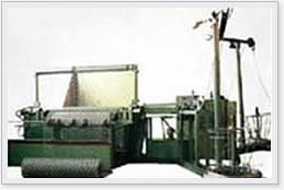 Automatic and semi-automatic chain link fence machines