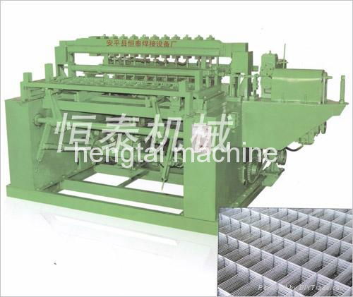 Terrestrial heating row welded wire mesh panel machine