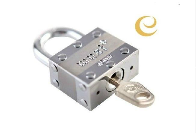 short shackle square type brass padlock 5