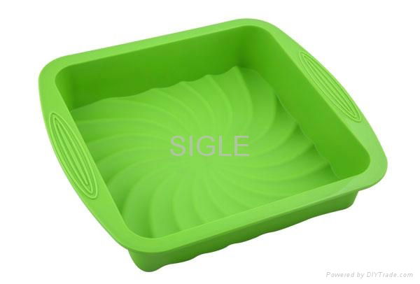 SILICONE SQUARE CAKE PAN