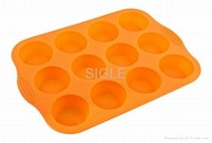 12-CUP SILICONE MUFFIN PAN