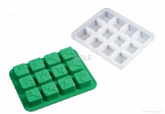 12-CUP SILICONE FOOTBALL ICE TRAY