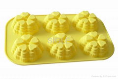 6-CUP SILICONE MUFFIN PAN