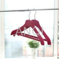 Velvet Flocked Hangers with Tie Bar & Indent 2