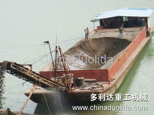 Dual-pump and Double-suction Sand Pumping Ship 5