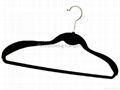 Velvet flocked hanger with indents 3